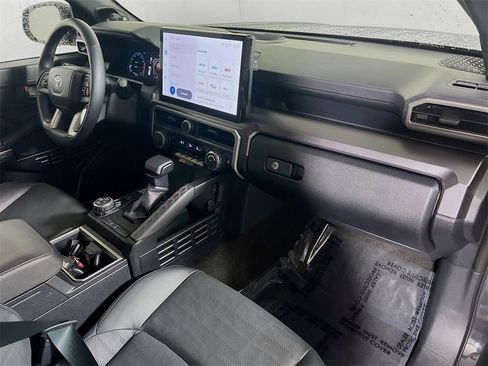 Certified 2025 Toyota 4Runner TRD Off-Road Premium image 26