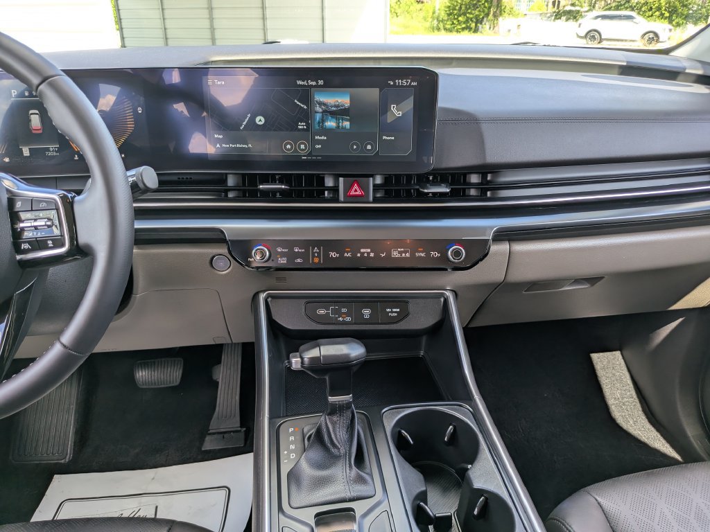 Certified 2026 Kia Carnival FWD image 15