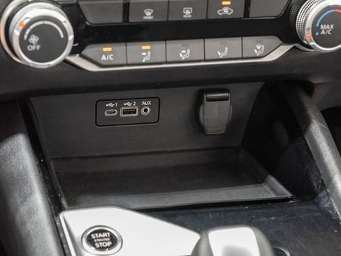 Used 2024 Nissan Altima 2.5 SV FWD image 19