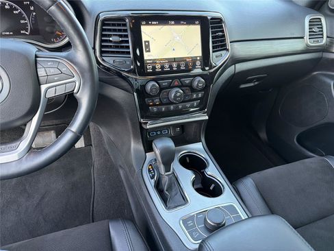 Used 2022 Jeep Grand Cherokee Laredo X AWD/4WD image 28