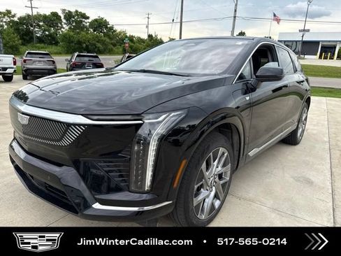 Certified 2025 Cadillac Optiq Luxury 2 w/ LPO, Floor Liner Package AWD/4WD image 2