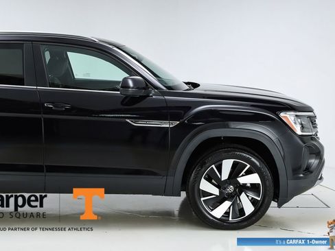 Used 2025 Volkswagen Atlas Cross Sport SE w/ Panoramic Sunroof Package image 12