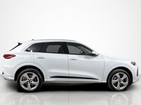 Used 2025 Audi Q5 Premium Plus w/ Premium Plus AWD/4WD image 6