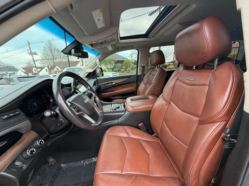 Used 2018 Cadillac Escalade Premium Luxury AWD/4WD image 9