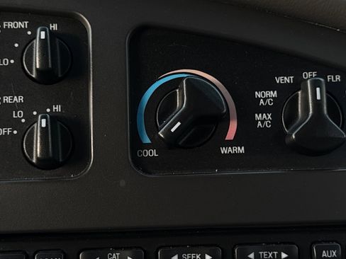 Used 2008 Ford E-350 and Econoline 350 XLT image 26