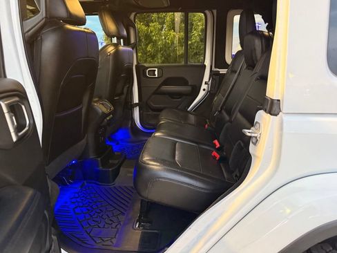 Used 2020 Jeep Wrangler Unlimited Sahara AWD/4WD image 22