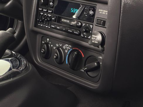 Used 2001 Chrysler Prowler Mulholland Edition image 29