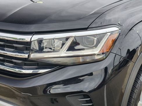Used 2020 Volkswagen Atlas Cross Sport SE w/ Panoramic Sunroof Package FWD image 9