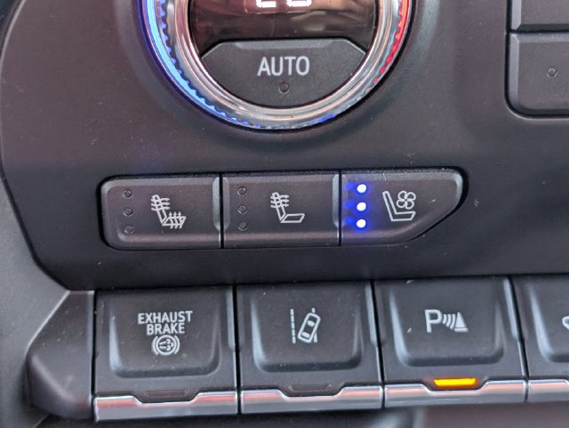 Used 2020 GMC Sierra 3500 Denali w/ Denali Ultimate Package AWD/4WD image 21