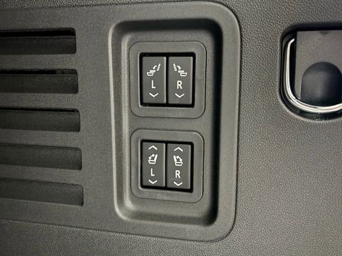 New 2026 GMC Acadia Denali w/ Super Cruise Package image 13