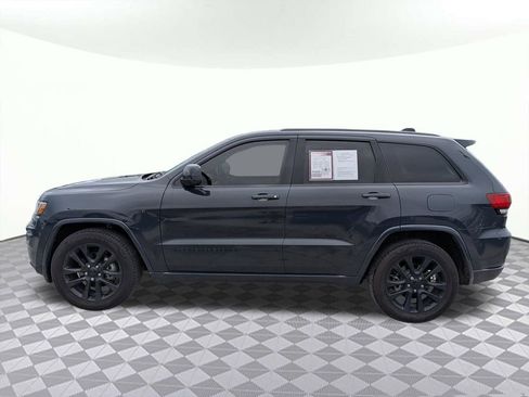 Used 2018 Jeep Grand Cherokee Altitude image 6