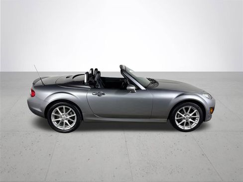 Used 2011 MAZDA MX-5 Miata Grand Touring RWD image 5