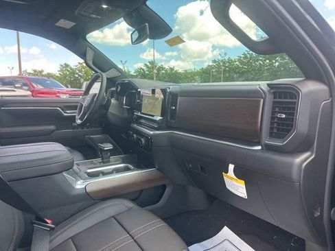 New 2026 Chevrolet Silverado 1500 High Country w/ LPO, Dark Essentials Package AWD/4WD image 34