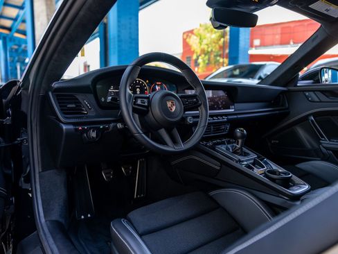 Used 2026 Porsche 911 GT3 RWD image 4