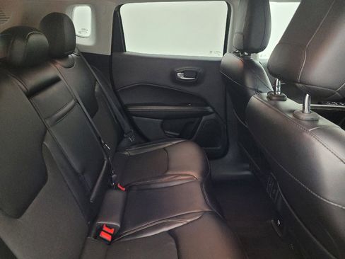 Used 2018 Jeep Compass Latitude image 19