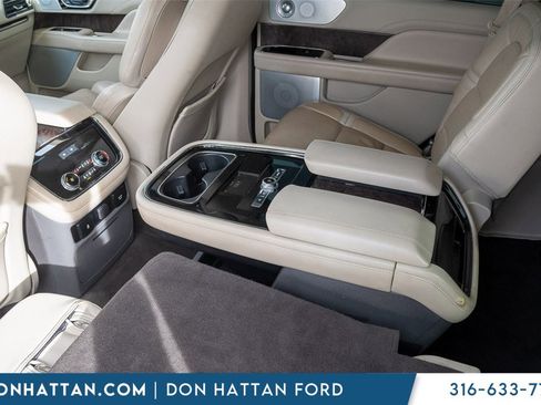 Used 2020 Lincoln Navigator Reserve w/ Luxury Package image 22