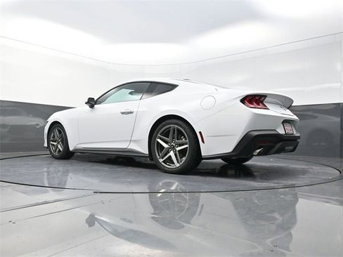 Used 2024 Ford Mustang Coupe image 27