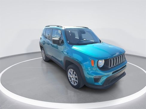 Used 2022 Jeep Renegade Sport w/ Sport Appearance Group image 2