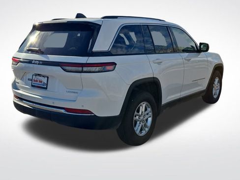 Used 2023 Jeep Grand Cherokee Laredo image 5