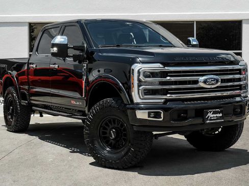 Used 2025 Ford F350 Platinum w/ Platinum Plus Package AWD/4WD image 6