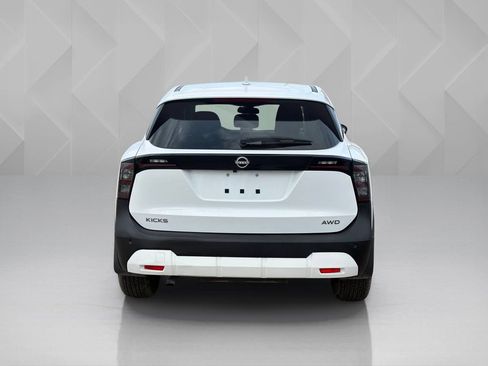 Used 2025 Nissan Kicks SV AWD/4WD image 6