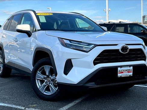 Used 2025 Toyota RAV4 XLE image 2