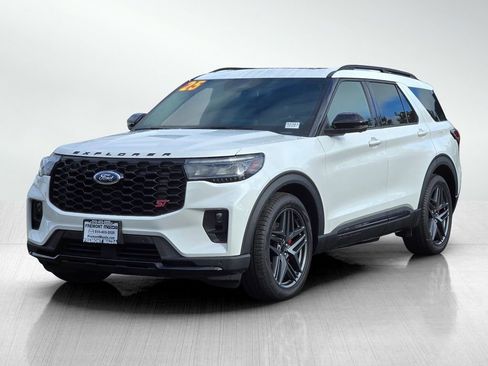 Used 2025 Ford Explorer ST image 8
