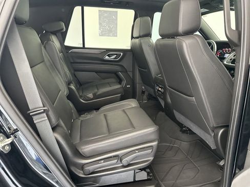 Used 2021 Chevrolet Tahoe Z71 w/ Luxury Package AWD/4WD image 26