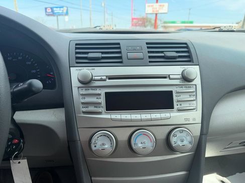 Used 2011 Toyota Camry LE w/ LE Extra-Value Pkg image 18