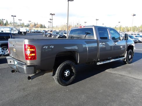 Used 2011 Chevrolet Silverado 2500 LT w/ Interior Plus Package image 5