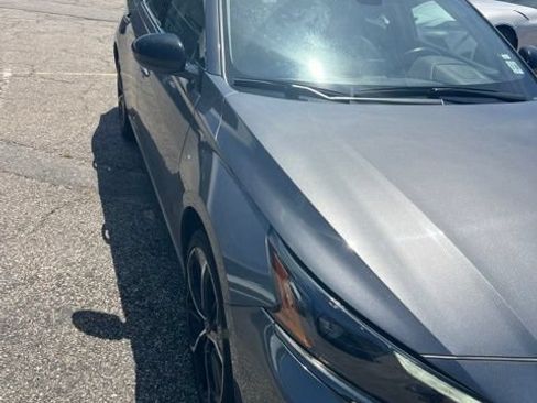 Used 2024 Nissan Altima 2.5 SR FWD image 2