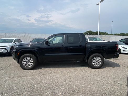 Used 2023 Nissan Frontier SV AWD/4WD image 3