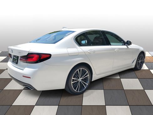 Used 2022 BMW 530i xDrive w/ Convenience Package image 4