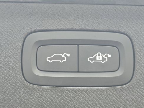 Used 2022 Volvo XC90 T6 Inscription image 16