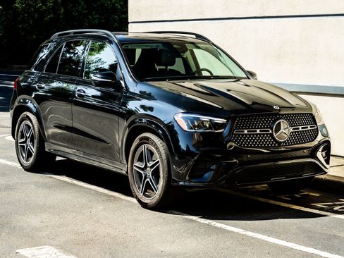 Used 2024 Mercedes-Benz GLE 350 4MATIC w/ AMG Line Exterior image 10
