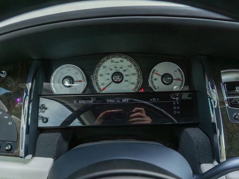 Used 2016 Rolls-Royce Wraith RWD image 76