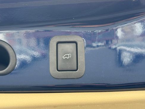 Used 2015 Toyota Highlander Limited w/ Driver Technology Package image 17