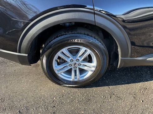 Used 2022 Ford Explorer XLT w/ Equipment Group 202A image 27