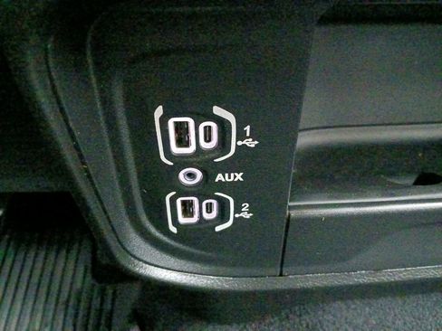 Used 2024 RAM 2500 Tradesman w/ Chrome Appearance Group image 6