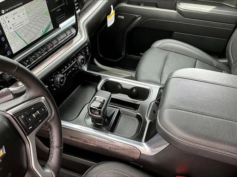 Used 2025 Chevrolet Silverado 1500 LTZ AWD/4WD image 20