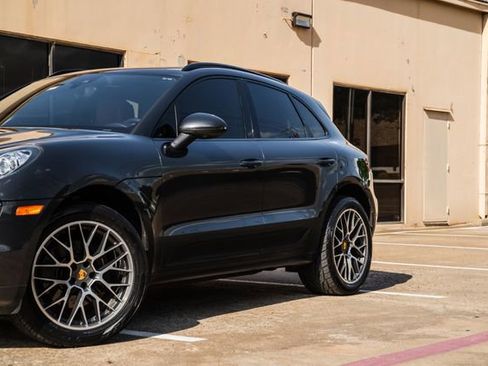 Used 2018 Porsche Macan image 32