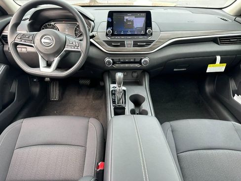 New 2025 Nissan Altima 2.5 SV image 5