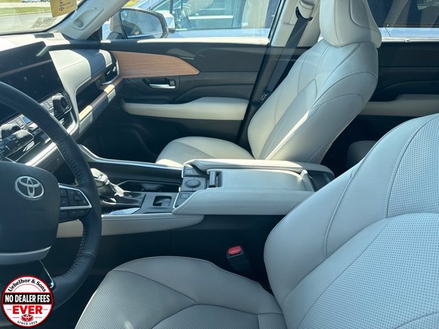 Used 2026 Toyota Grand Highlander AWD Hybrid image 4