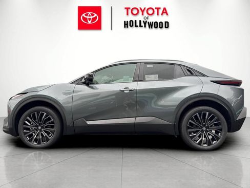 New 2026 Toyota C-HR AWD/4WD image 9