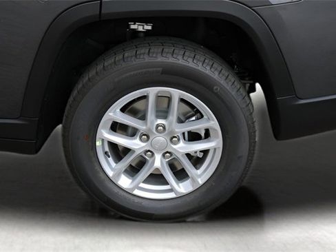 New 2025 Jeep Grand Cherokee L Laredo w/ Luxury Tech Group I image 9