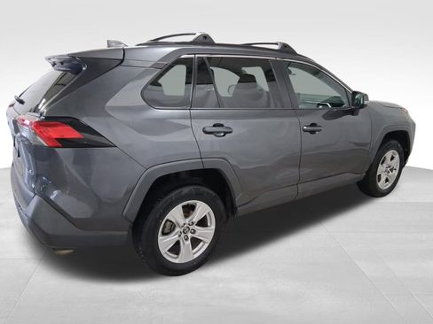 Used 2020 Toyota RAV4 XLE FWD image 4