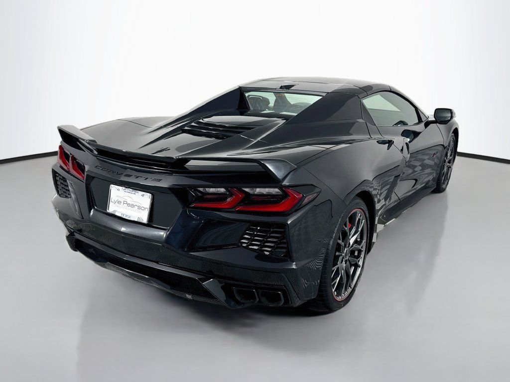 Used 2023 Chevrolet Corvette Stingray Premium Conv w/ Z51 Performance Package RWD image 9
