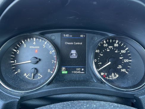 Used 2020 Nissan Rogue SV image 5