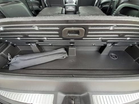 Used 2018 GMC Yukon SLT w/ Open Road Package AWD/4WD image 58