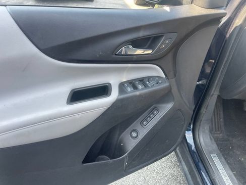 Used 2020 Chevrolet Equinox Premier w/ LPO, Floor Liner Package FWD image 12